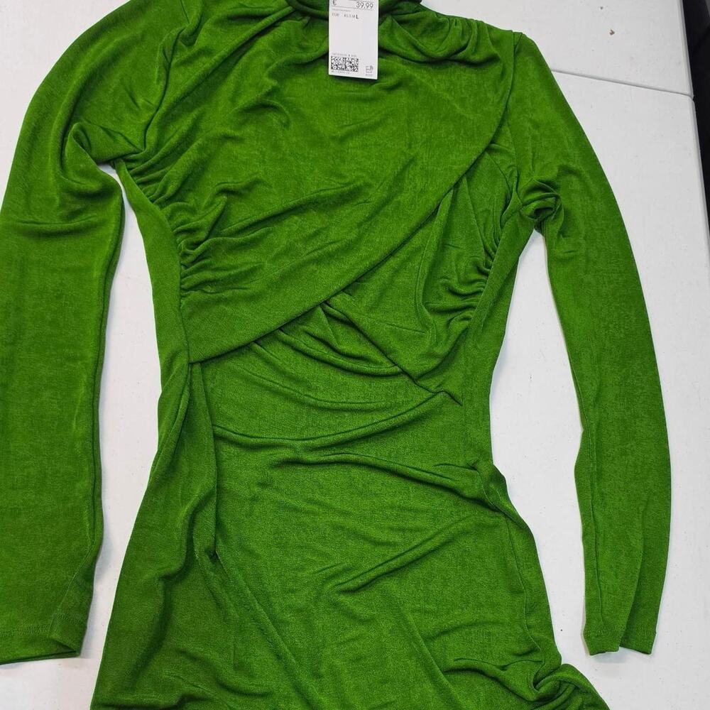 Hm green ruched long sleeve